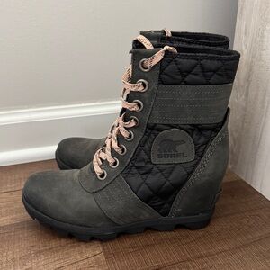 Women’s SOREL Lexie Wedge Dark Slate Size 7.5